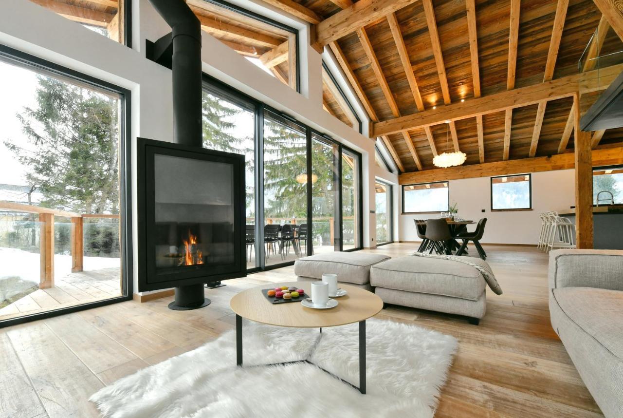 Black Squirrel Chalet Chalet